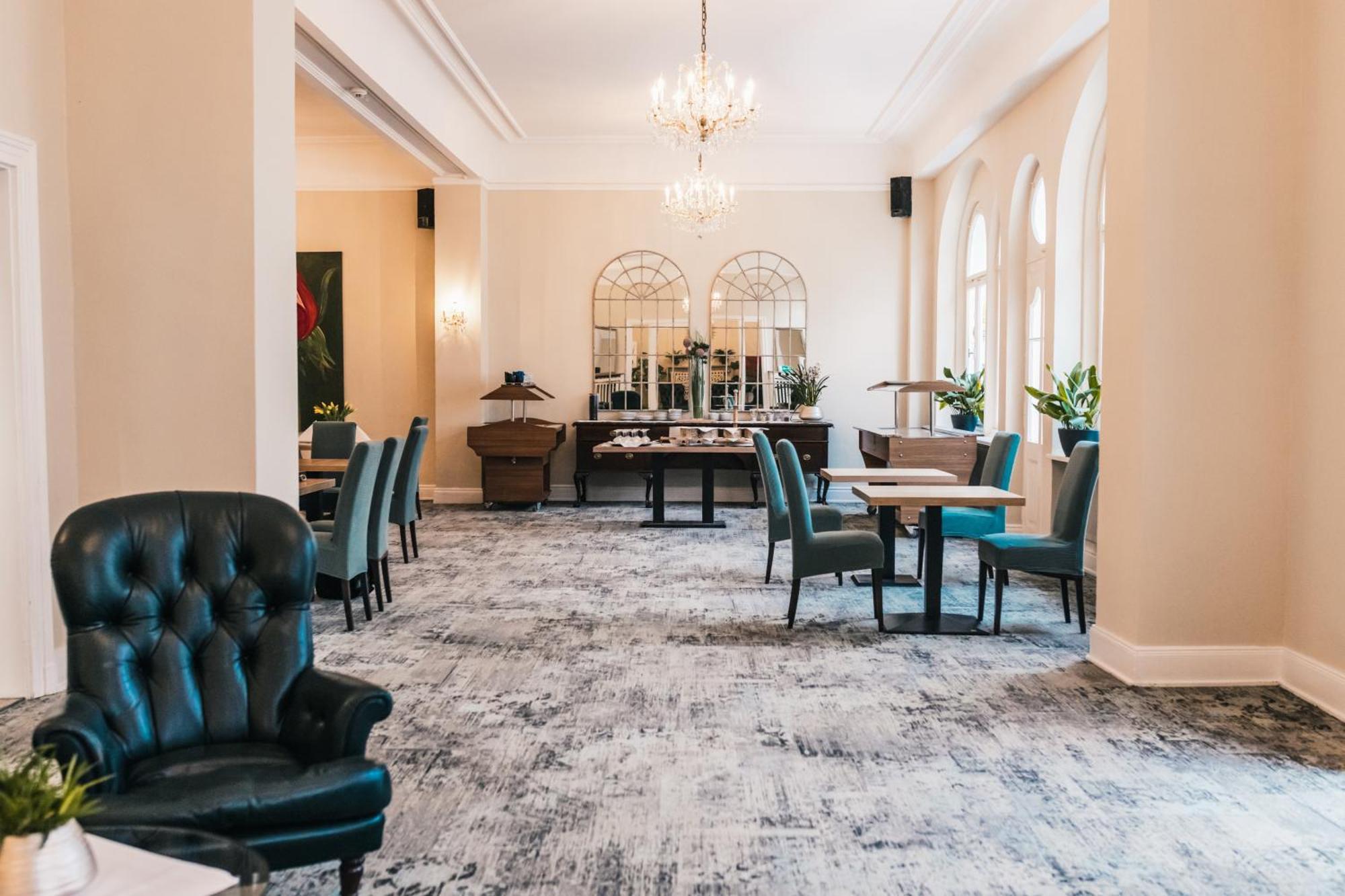 Kurhotel Quellenhof Бад-Бертріх Екстер'єр фото